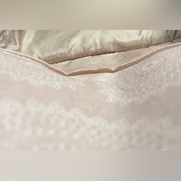 Joy Susan Backpack
Like NEW !!!
Top 12” W11”D7”Drop 22”
Zip&Slip pockets
EUC - Picture 8 of 8